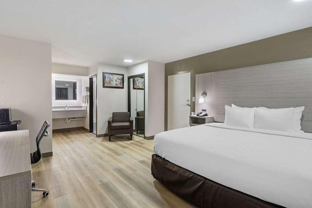 Econo Lodge Augusta, Downtown Room photo